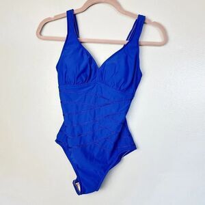 Mainstream Women’s size 8 One Piece Swimsuit